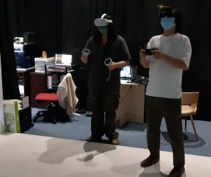 Successful trial on real-time cooperative VR CAVE and HMD system for collaborative learning2